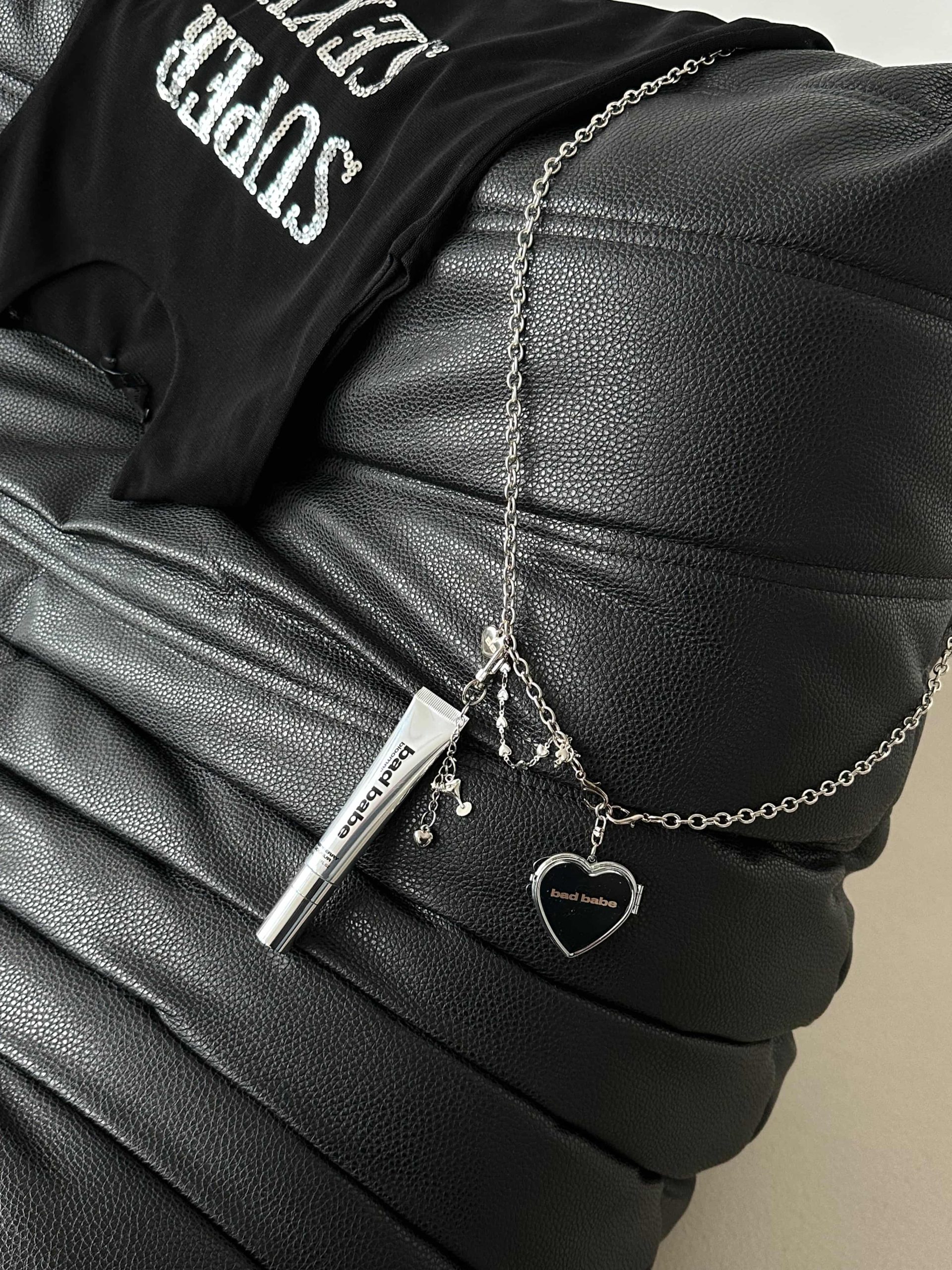 Дзеркальце на ланцюжку